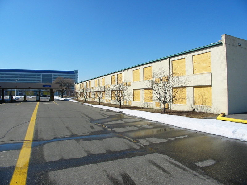 Executive Inn Motel - 2003 Photo (newer photo)